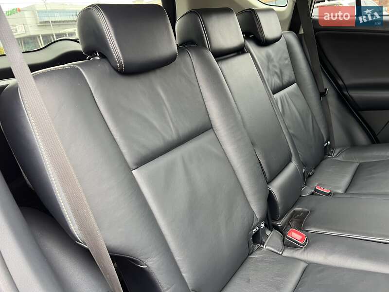 Позашляховик / Кросовер Toyota RAV4 2013 в Києві фото 44 Позашляховик / Кросовер Toyota RAV4 2013 в Києві