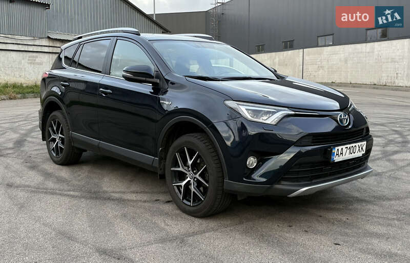 Внедорожник / Кроссовер Toyota RAV4 2017 в Киеве