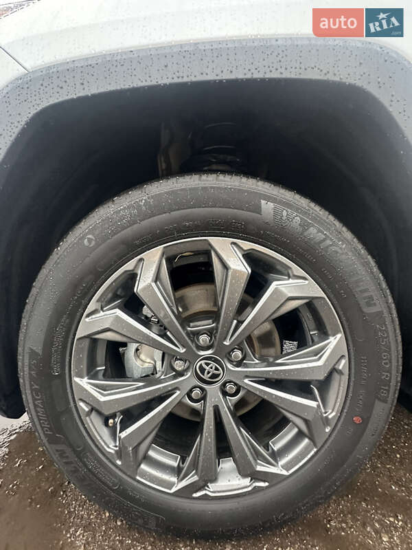 Внедорожник / Кроссовер Toyota RAV4 2025 в Львове фото 15 Внедорожник / Кроссовер Toyota RAV4 2025 в Львове