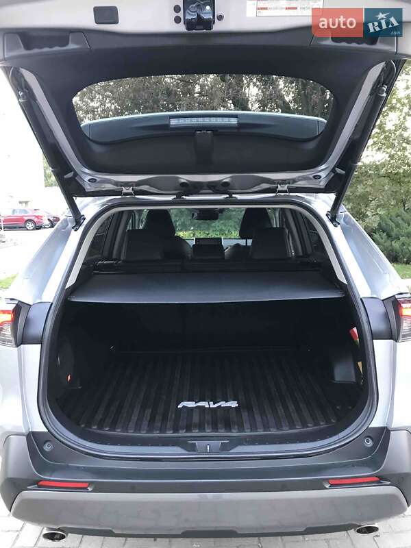 Позашляховик / Кросовер Toyota RAV4 2019 в Шептицькому фото 2 Позашляховик / Кросовер Toyota RAV4 2019 в Шептицькому