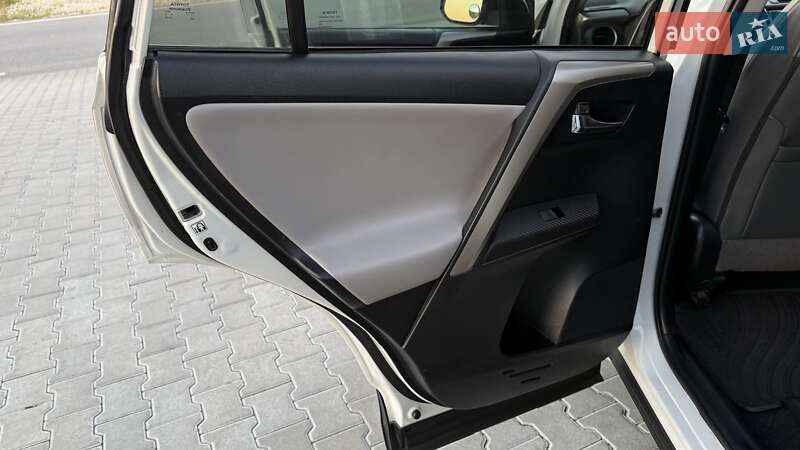 Позашляховик / Кросовер Toyota RAV4 2013 в Тернополі