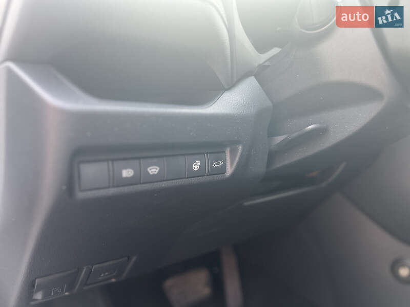 Внедорожник / Кроссовер Toyota RAV4 2019 в Ровно