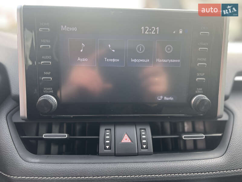 Внедорожник / Кроссовер Toyota RAV4 2019 в Ровно