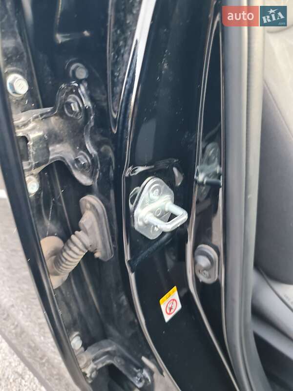 Внедорожник / Кроссовер Toyota RAV4 2019 в Львове фото 19 Внедорожник / Кроссовер Toyota RAV4 2019 в Львове