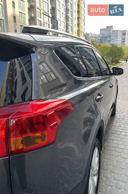 Позашляховик / Кросовер Toyota RAV4 2014 в  фото 3 Позашляховик / Кросовер Toyota RAV4 2014 в