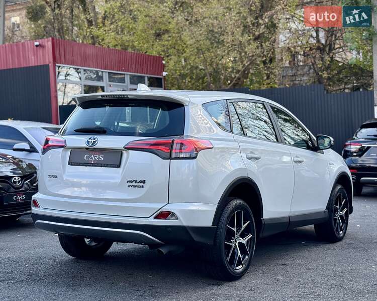 Внедорожник / Кроссовер Toyota RAV4 2016 в Киеве фото 3 Внедорожник / Кроссовер Toyota RAV4 2016 в Киеве
