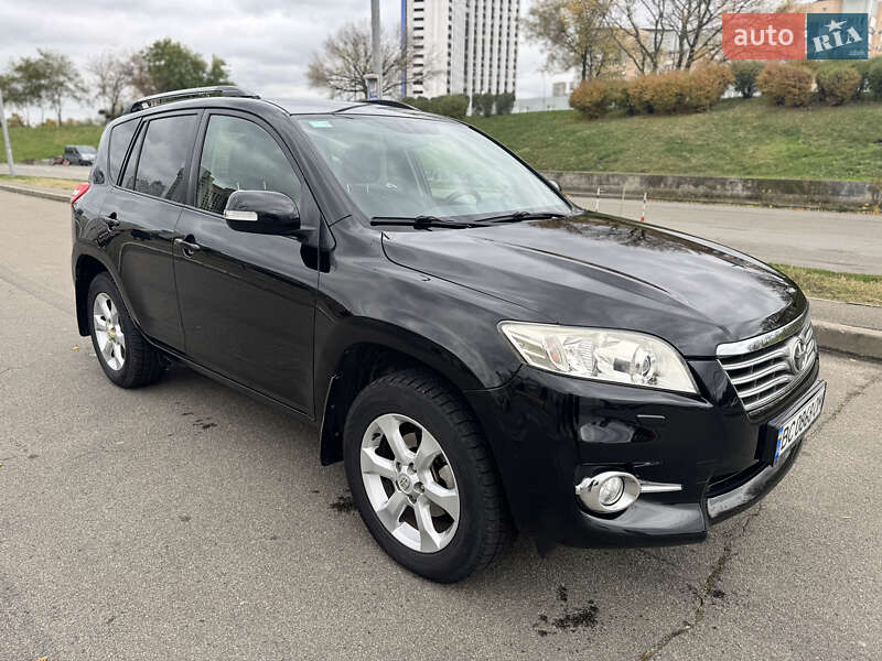 Внедорожник / Кроссовер Toyota RAV4 2011 в Киеве