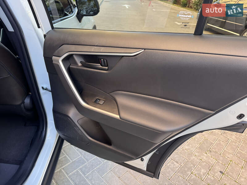 Внедорожник / Кроссовер Toyota RAV4 2022 в Одессе фото 58 Внедорожник / Кроссовер Toyota RAV4 2022 в Одессе