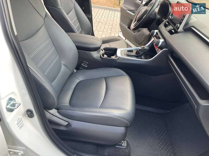 Внедорожник / Кроссовер Toyota RAV4 2020 в Житомире фото 31 Внедорожник / Кроссовер Toyota RAV4 2020 в Житомире