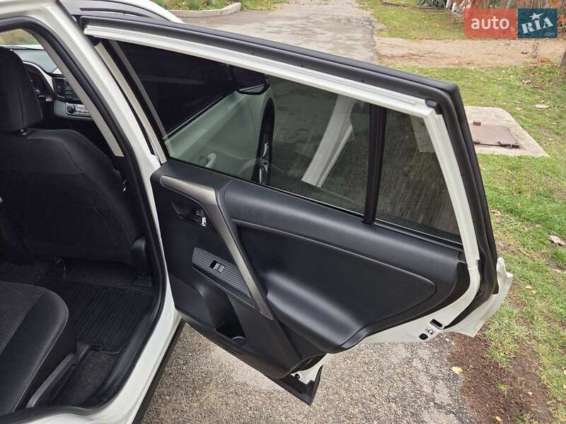 Внедорожник / Кроссовер Toyota RAV4 2013 в Каменском фото 36 Внедорожник / Кроссовер Toyota RAV4 2013 в Каменском