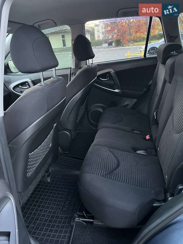 Внедорожник / Кроссовер Toyota RAV4 2008 в Киеве