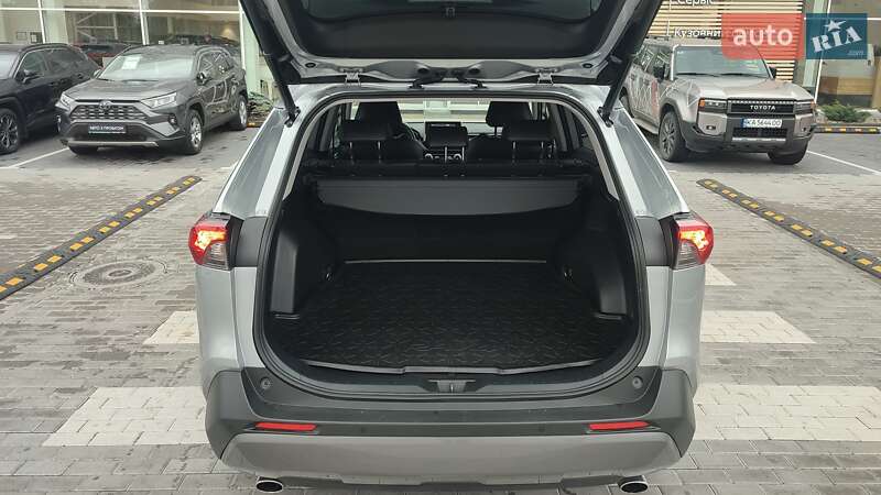 Позашляховик / Кросовер Toyota RAV4 2019 в Києві фото 10 Позашляховик / Кросовер Toyota RAV4 2019 в Києві