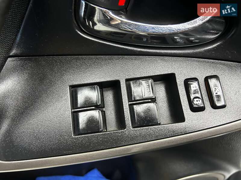 Внедорожник / Кроссовер Toyota RAV4 2007 в Черновцах