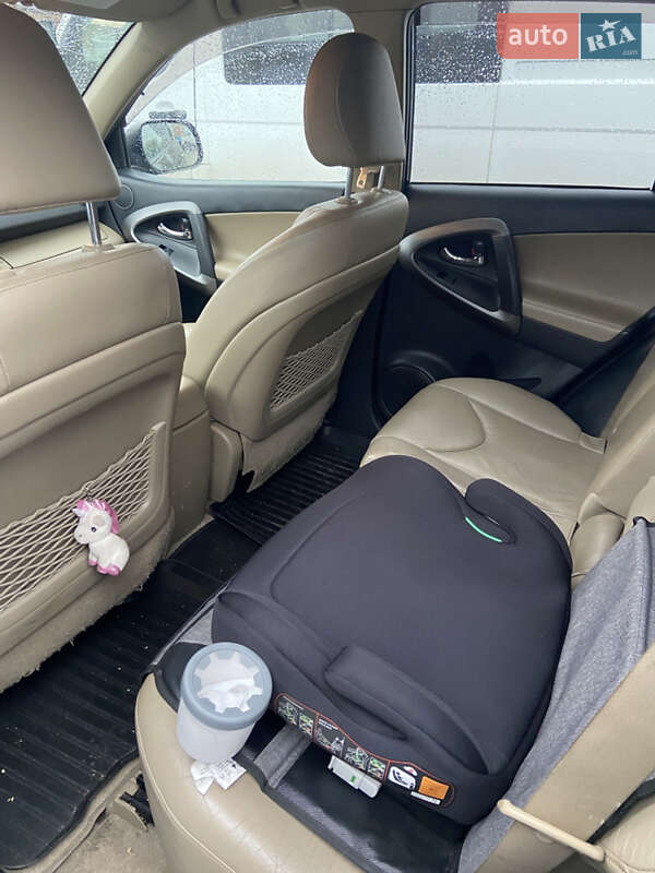 Внедорожник / Кроссовер Toyota RAV4 2011 в Днепре