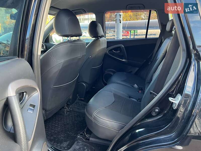 Внедорожник / Кроссовер Toyota RAV4 2008 в Киеве