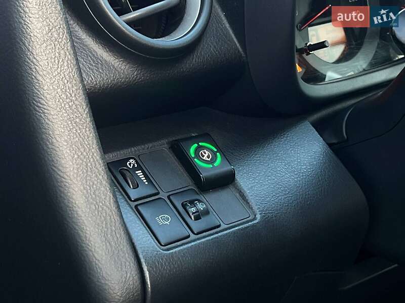 Внедорожник / Кроссовер Toyota RAV4 2008 в Киеве