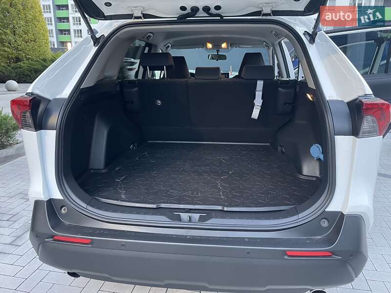 Внедорожник / Кроссовер Toyota RAV4 2020 в Ирпене фото 18 Внедорожник / Кроссовер Toyota RAV4 2020 в Ирпене