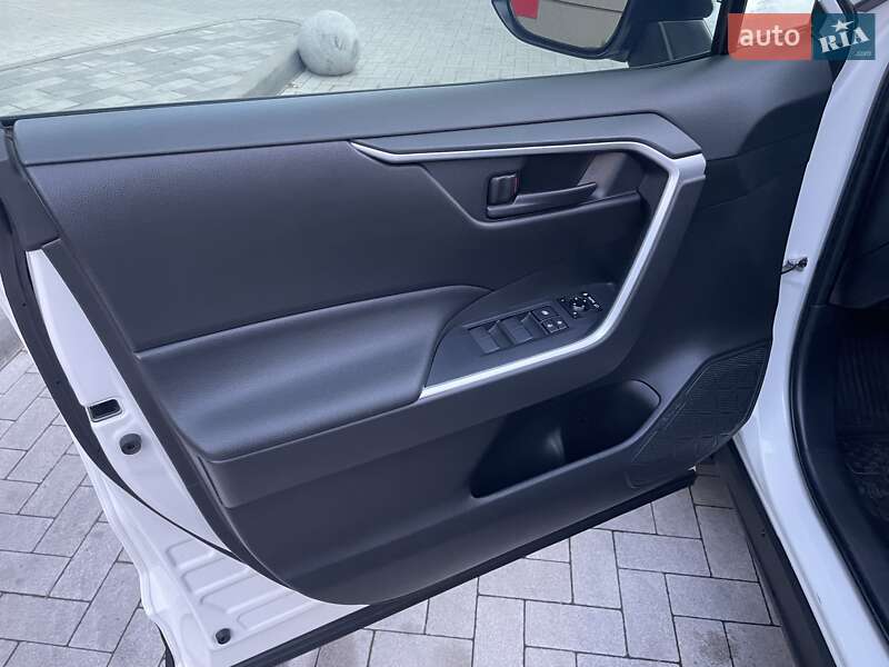 Внедорожник / Кроссовер Toyota RAV4 2020 в Ирпене фото 22 Внедорожник / Кроссовер Toyota RAV4 2020 в Ирпене