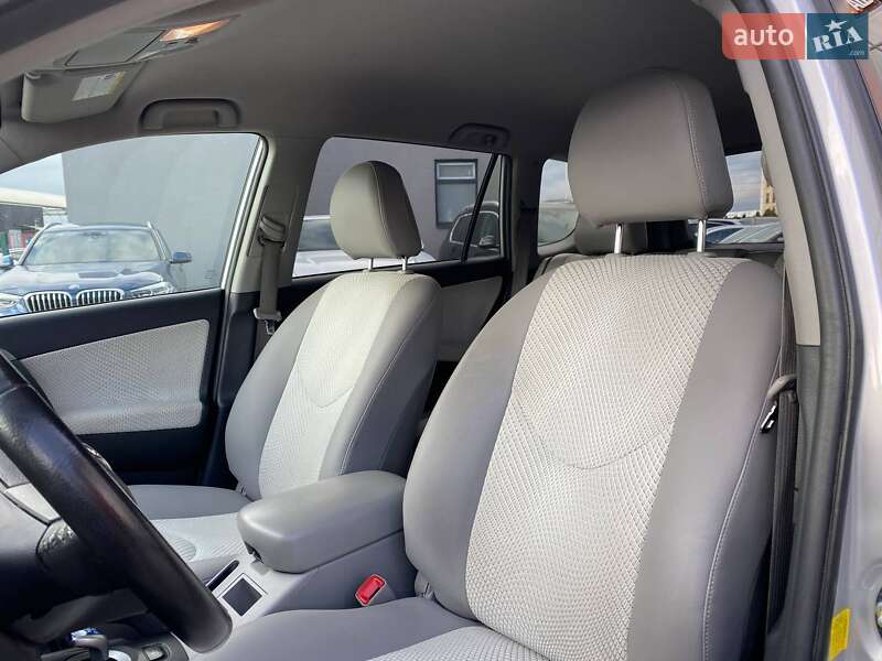 Внедорожник / Кроссовер Toyota RAV4 2012 в Львове