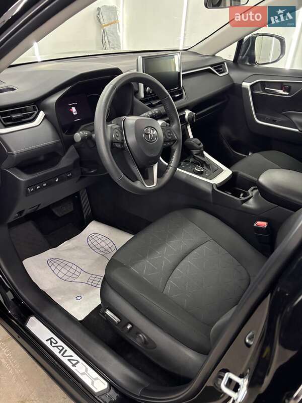 Внедорожник / Кроссовер Toyota RAV4 2023 в Черновцах фото 4 Внедорожник / Кроссовер Toyota RAV4 2023 в Черновцах