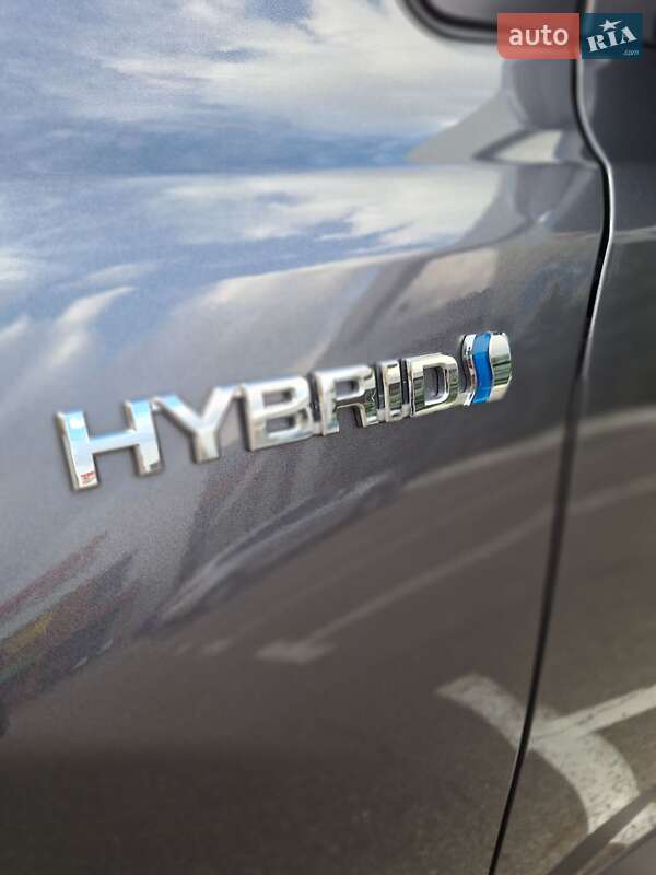 Внедорожник / Кроссовер Toyota RAV4 2018 в Киеве