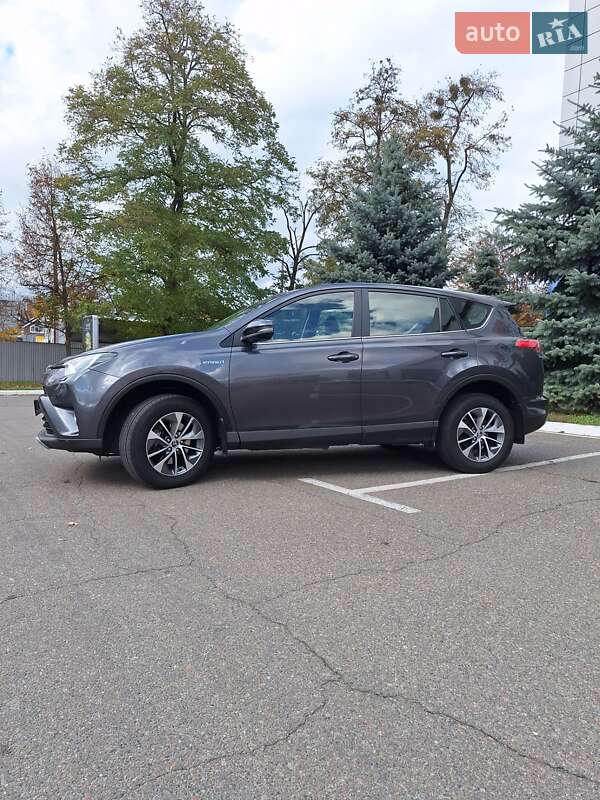 Внедорожник / Кроссовер Toyota RAV4 2018 в Киеве