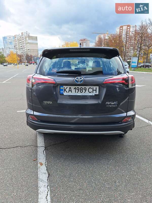 Внедорожник / Кроссовер Toyota RAV4 2018 в Киеве