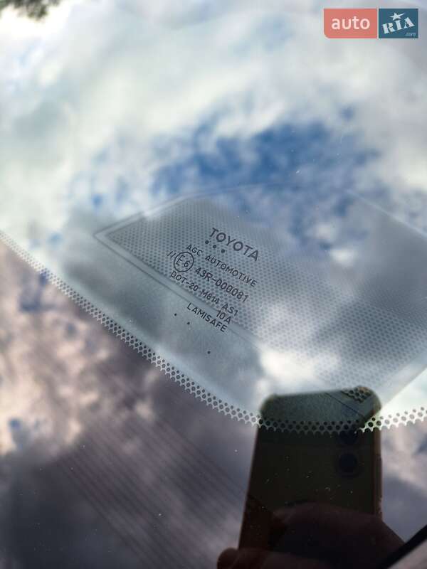 Внедорожник / Кроссовер Toyota RAV4 2018 в Киеве