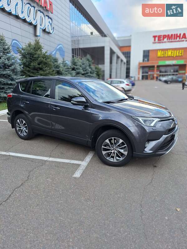 Внедорожник / Кроссовер Toyota RAV4 2018 в Киеве