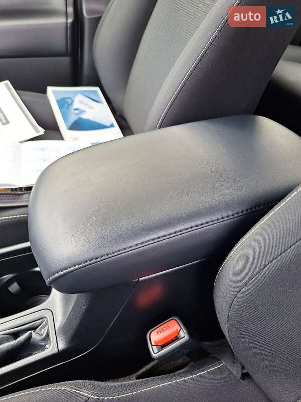 Внедорожник / Кроссовер Toyota RAV4 2018 в Киеве