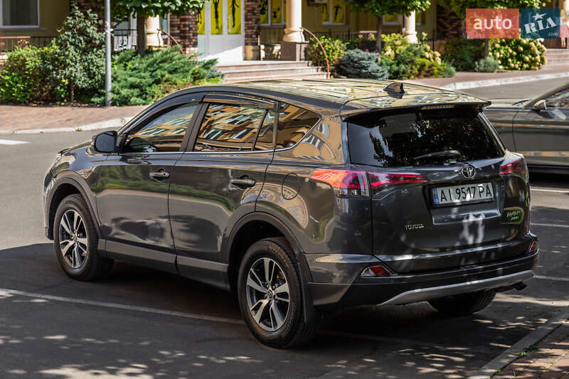 Внедорожник / Кроссовер Toyota RAV4 2017 в Киеве фото 2 Внедорожник / Кроссовер Toyota RAV4 2017 в Киеве