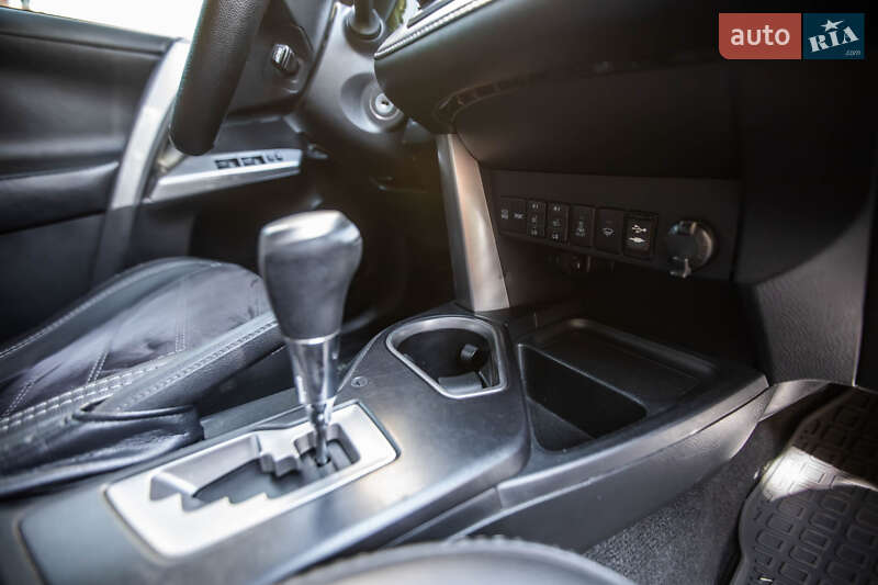 Внедорожник / Кроссовер Toyota RAV4 2017 в Киеве фото 17 Внедорожник / Кроссовер Toyota RAV4 2017 в Киеве