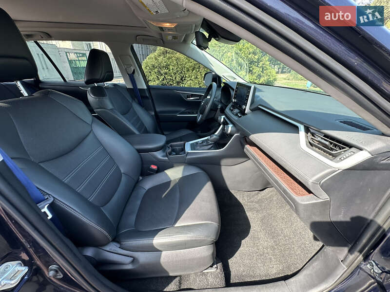 Внедорожник / Кроссовер Toyota RAV4 2021 в Днепре фото 26 Внедорожник / Кроссовер Toyota RAV4 2021 в Днепре
