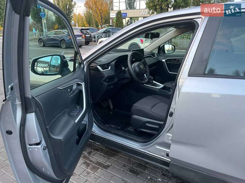 Внедорожник / Кроссовер Toyota RAV4 2023 в Киеве фото 8 Внедорожник / Кроссовер Toyota RAV4 2023 в Киеве