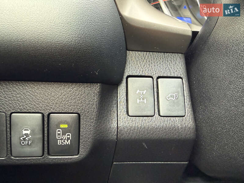 Внедорожник / Кроссовер Toyota RAV4 2015 в Днепре