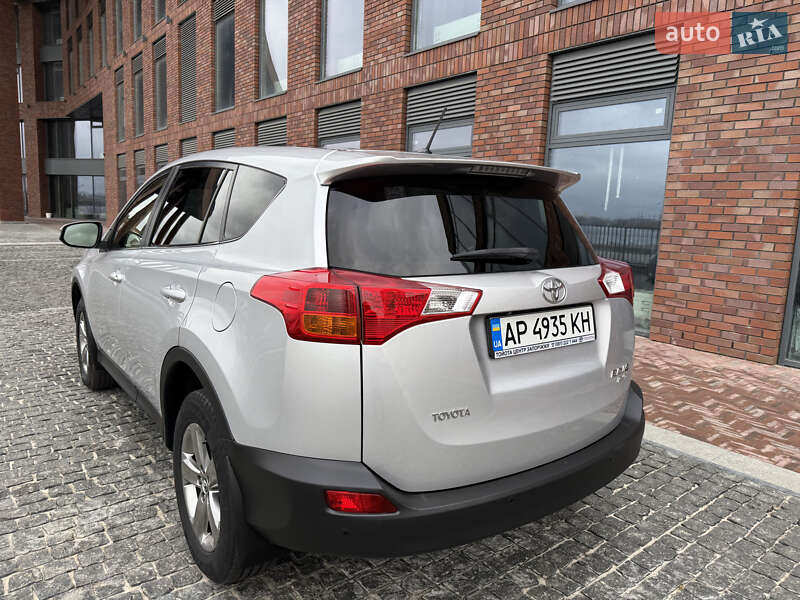 Внедорожник / Кроссовер Toyota RAV4 2015 в Днепре