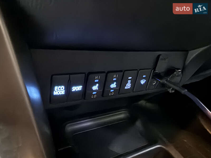 Внедорожник / Кроссовер Toyota RAV4 2015 в Днепре