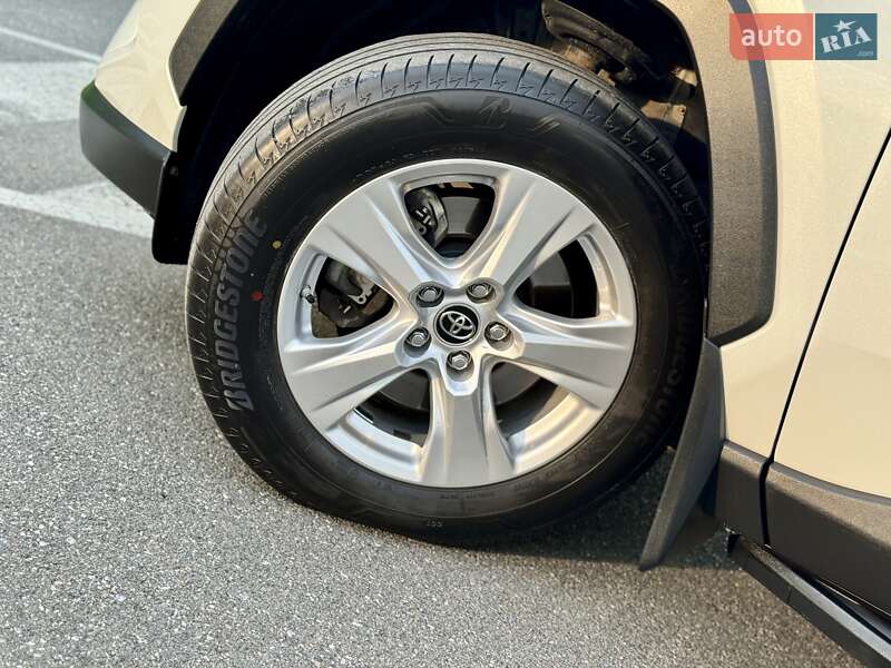Внедорожник / Кроссовер Toyota RAV4 2019 в Киеве фото 25 Внедорожник / Кроссовер Toyota RAV4 2019 в Киеве