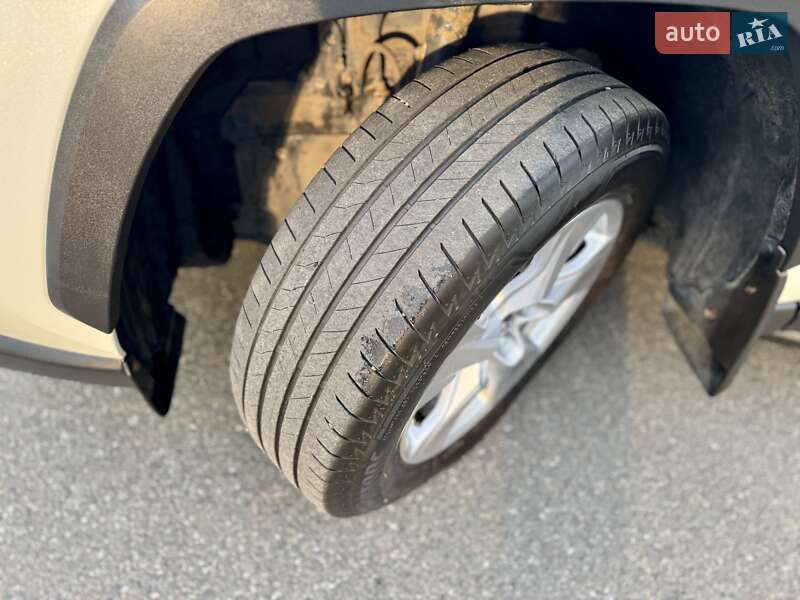 Внедорожник / Кроссовер Toyota RAV4 2019 в Киеве фото 27 Внедорожник / Кроссовер Toyota RAV4 2019 в Киеве