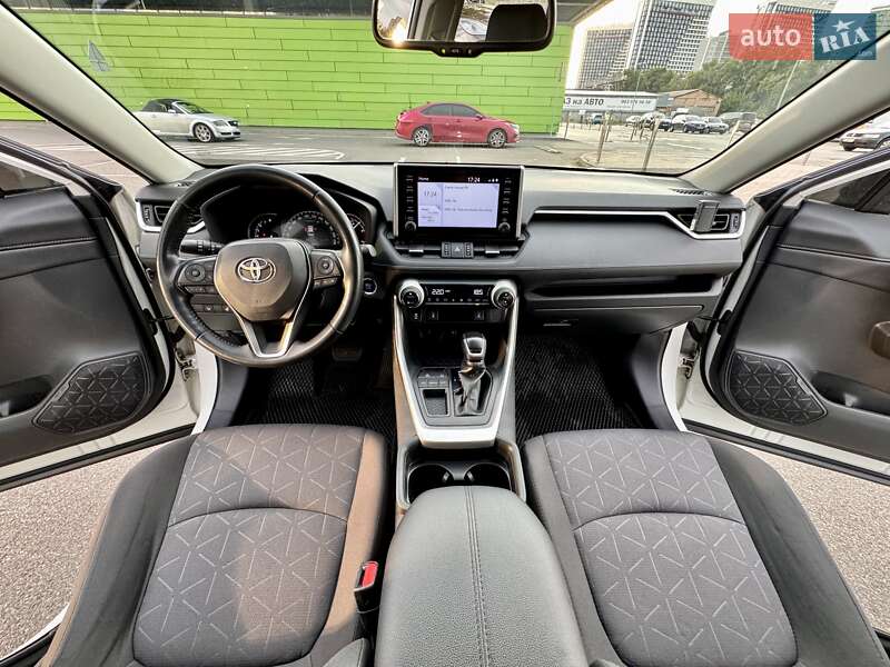 Внедорожник / Кроссовер Toyota RAV4 2019 в Киеве фото 46 Внедорожник / Кроссовер Toyota RAV4 2019 в Киеве