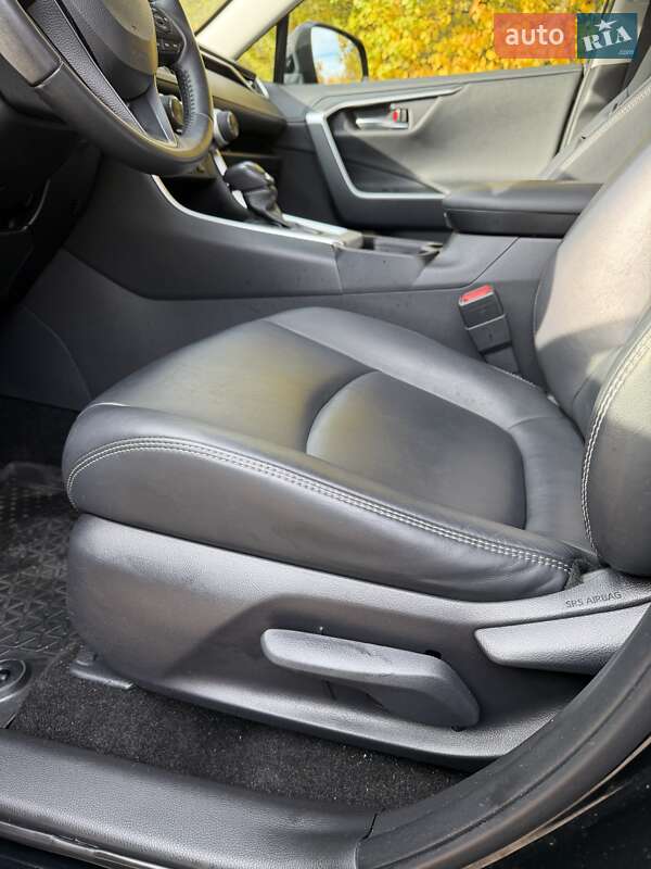 Позашляховик / Кросовер Toyota RAV4 2019 в Жовтих Водах фото 14 Позашляховик / Кросовер Toyota RAV4 2019 в Жовтих Водах