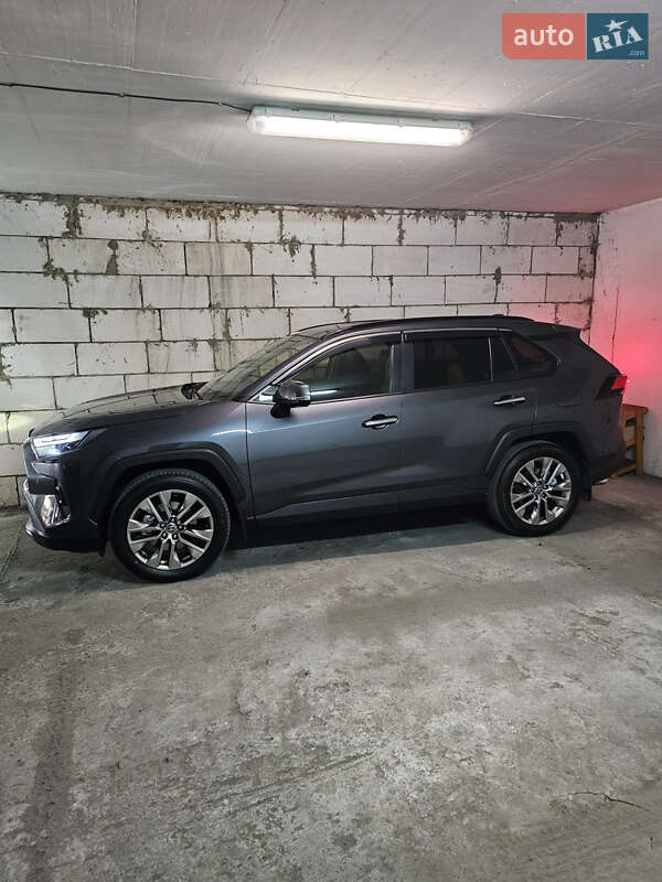 Внедорожник / Кроссовер Toyota RAV4 2023 в Киеве