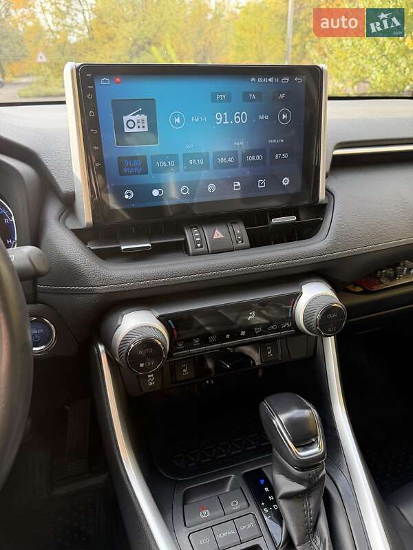 Позашляховик / Кросовер Toyota RAV4 2019 в Жовтих Водах фото 16 Позашляховик / Кросовер Toyota RAV4 2019 в Жовтих Водах