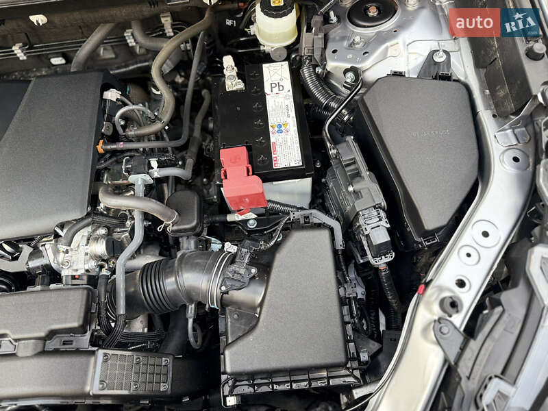 Внедорожник / Кроссовер Toyota RAV4 2019 в Киеве