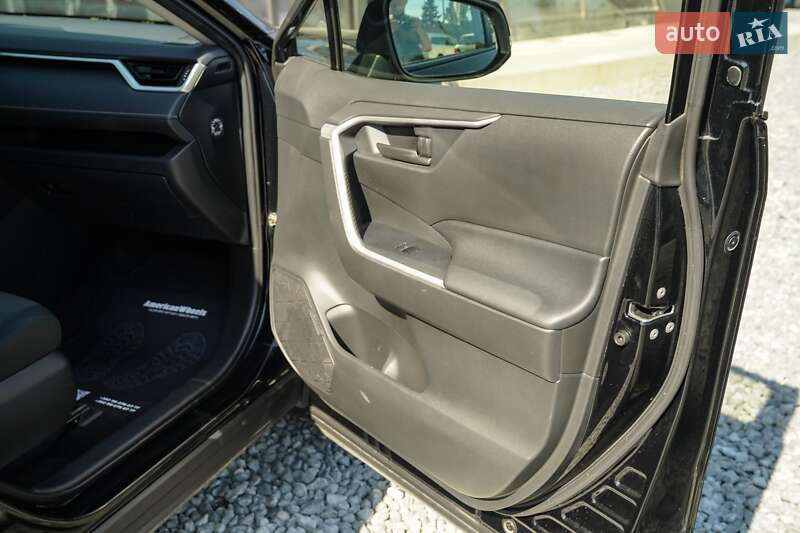Позашляховик / Кросовер Toyota RAV4 2020 в Чернівцях фото 33 Позашляховик / Кросовер Toyota RAV4 2020 в Чернівцях