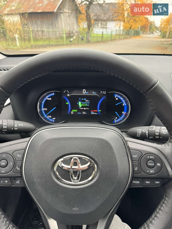 Позашляховик / Кросовер Toyota RAV4 2024 в Надвірній