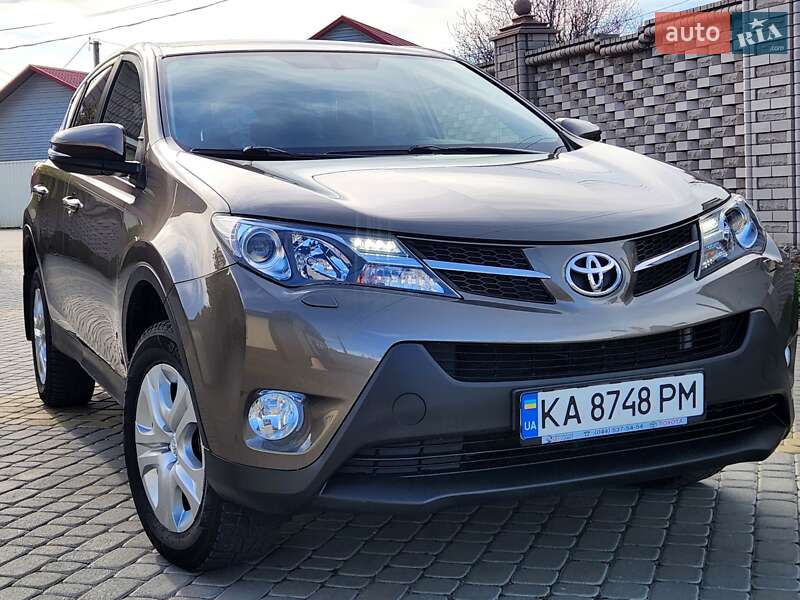 Внедорожник / Кроссовер Toyota RAV4 2015 в Виннице