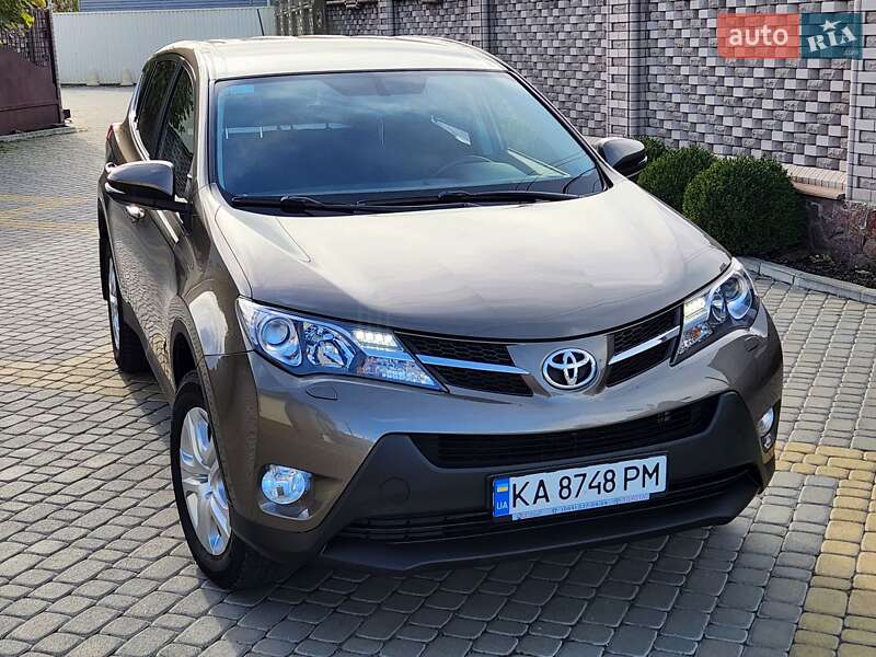 Внедорожник / Кроссовер Toyota RAV4 2015 в Виннице