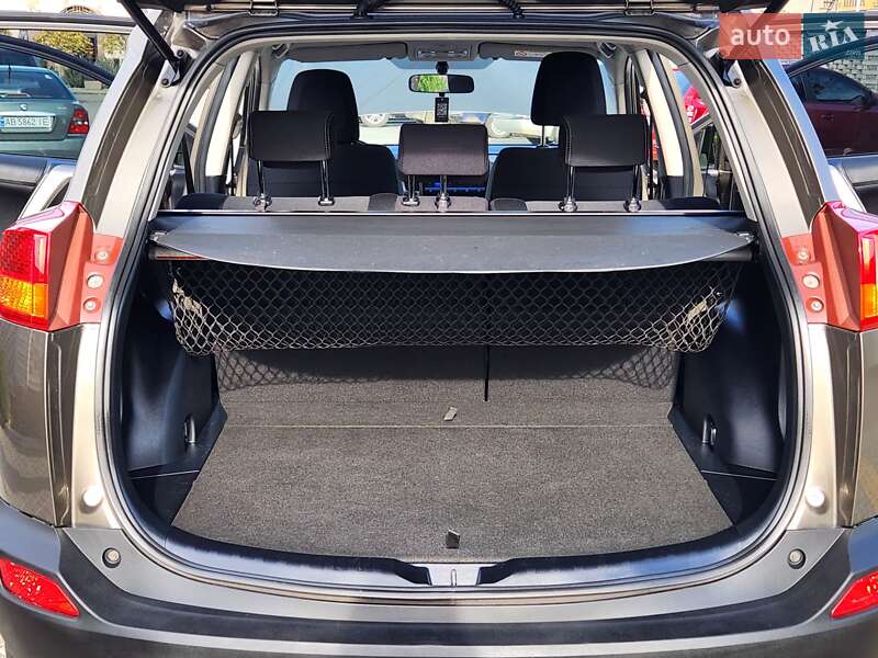 Внедорожник / Кроссовер Toyota RAV4 2015 в Виннице