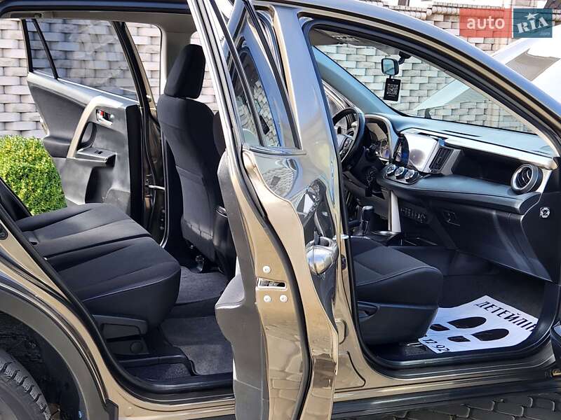 Внедорожник / Кроссовер Toyota RAV4 2015 в Виннице